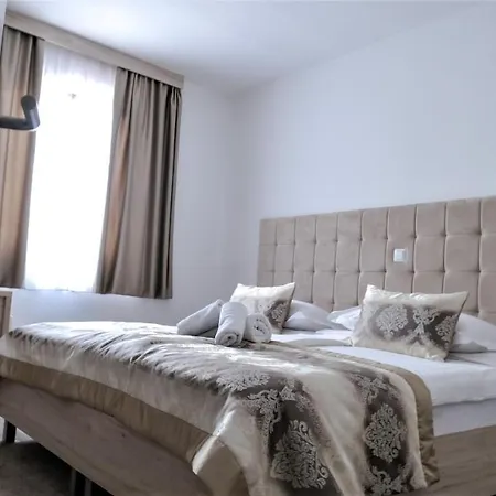 Hotel Consul 3*