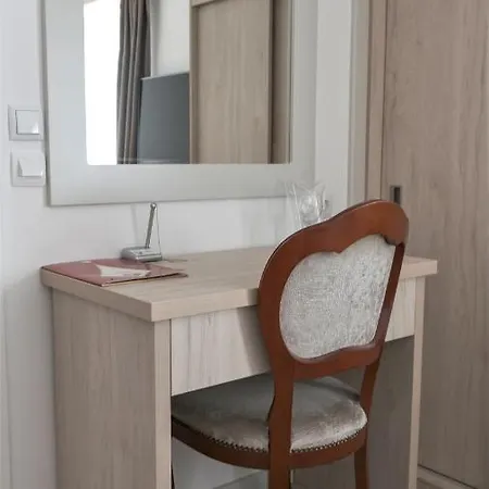 Hotel Consul