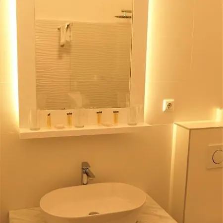 Consul Hotel