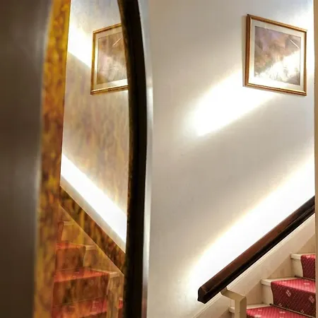 Hotel Consul 3*