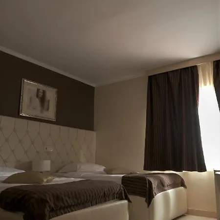 Consul Hotel