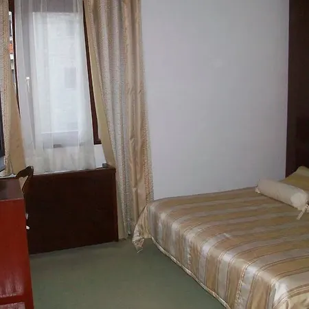 فندق Consul