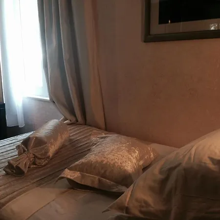 Consul Hotel