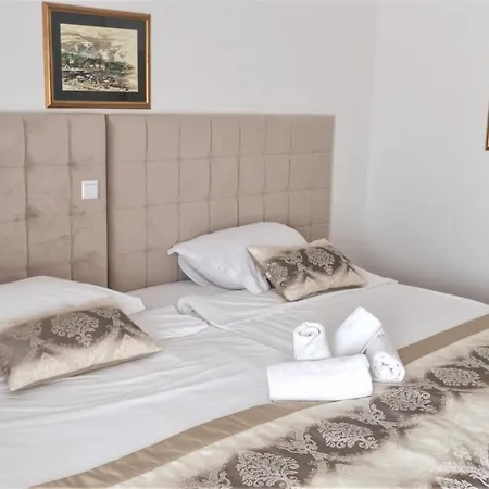 Consul Hotel 3*