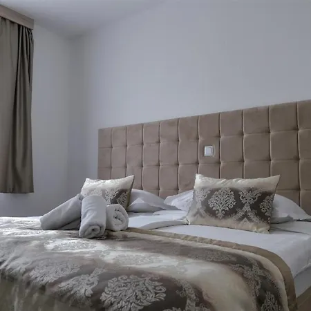 Consul Hotel 3*
